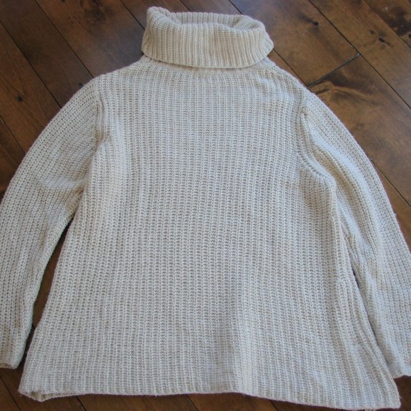 Brandy Melville Cream Oversized Knit Sweater - Picture 9 of 12